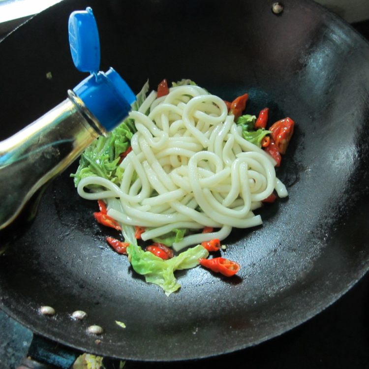 白菜炒粉步骤6
