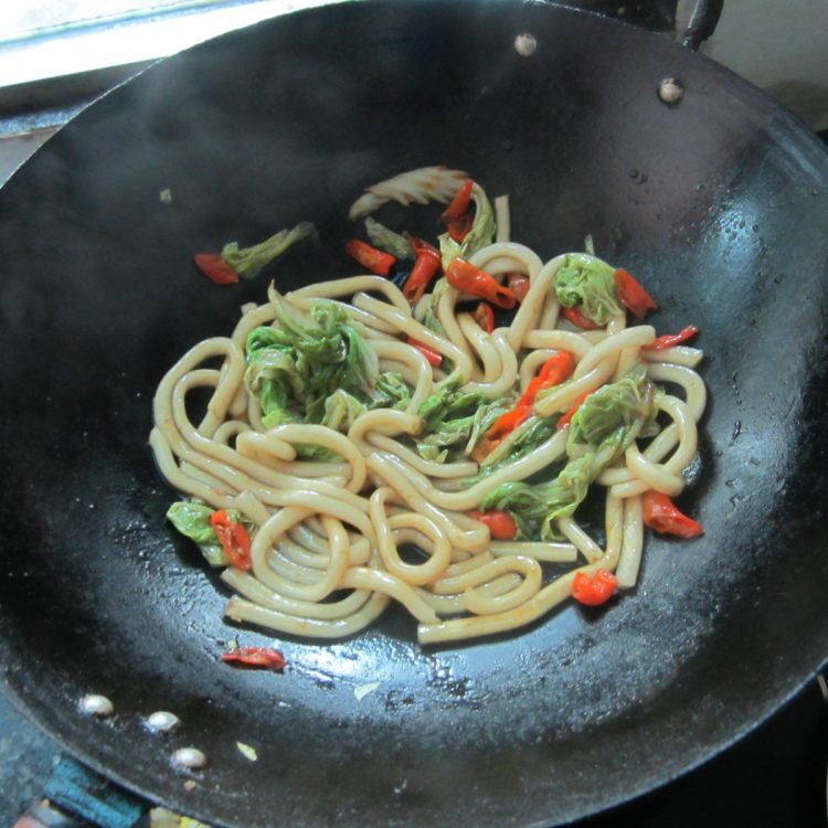 白菜炒粉步骤7
