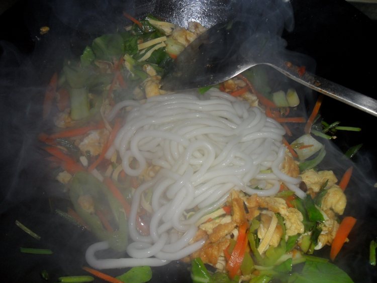 鸡蛋炒土豆粉步骤4