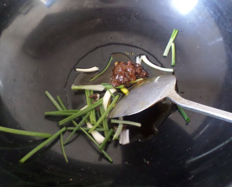酸菜炖粉步骤5