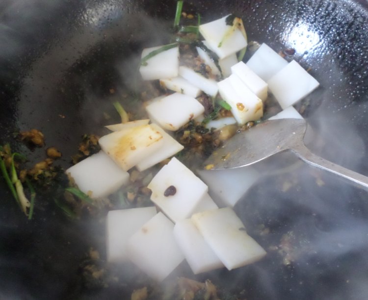 酸菜炖粉步骤6