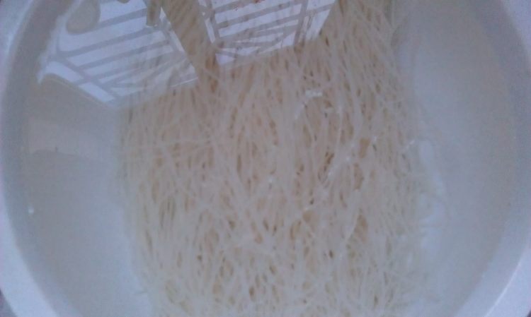 香煎米粉步骤1