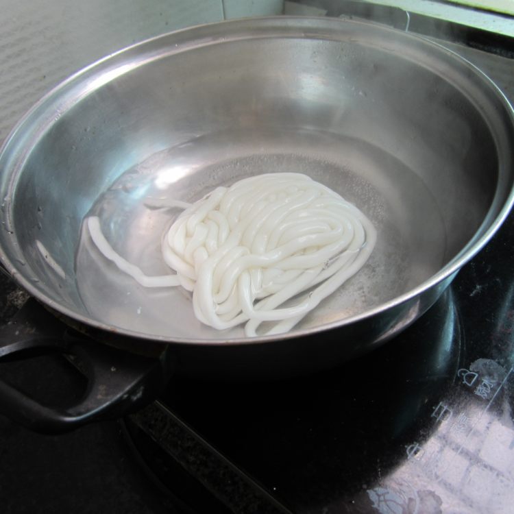 炝酸辣土豆粉步骤3