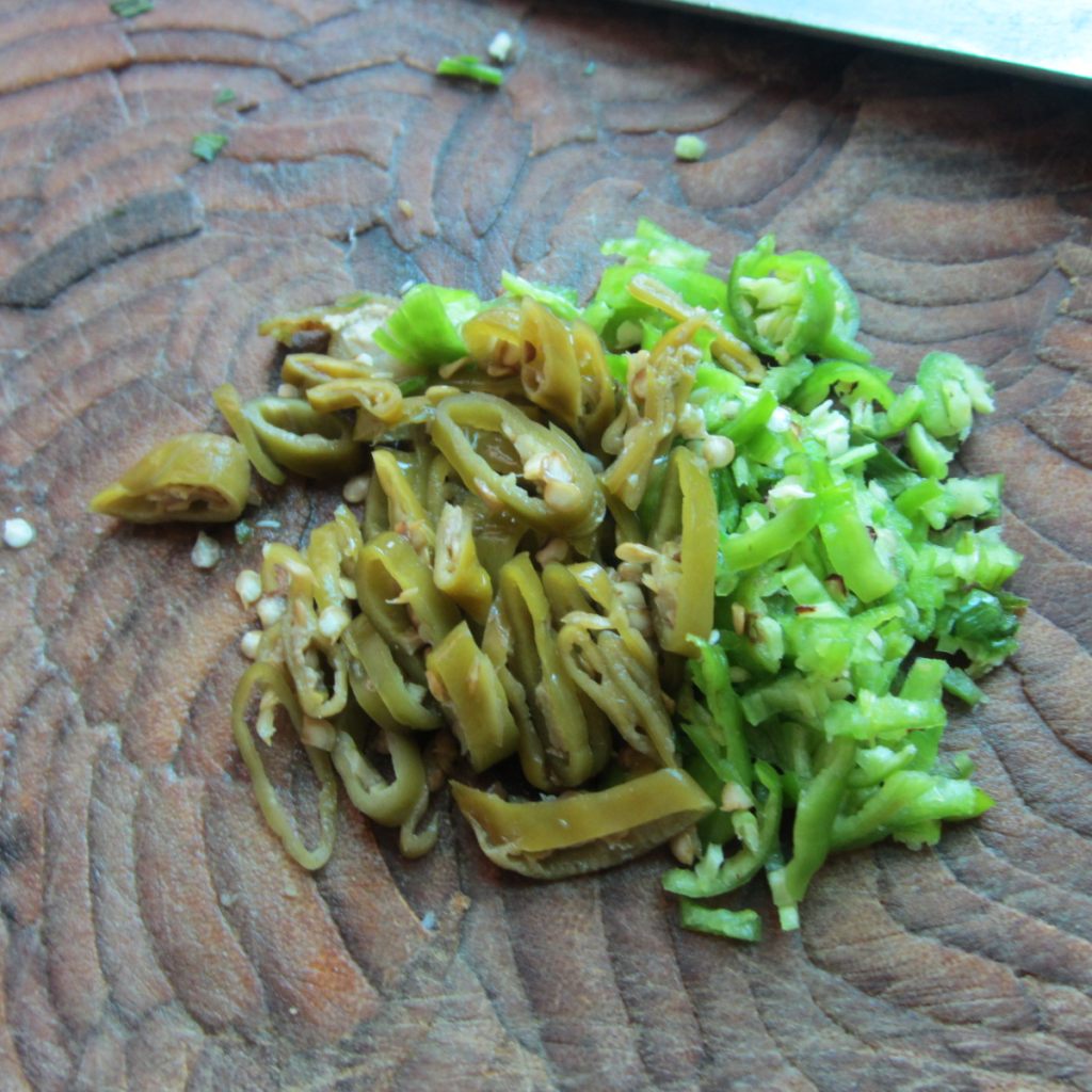 炝酸辣土豆粉步骤2