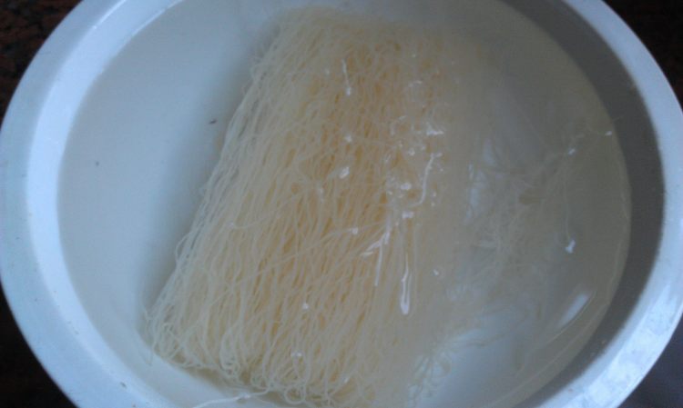 清鸡汤米粉步骤1