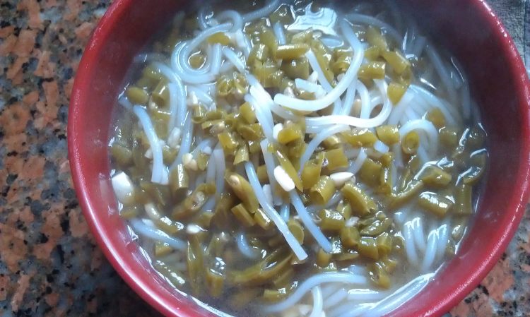 酸豆角汤米粉步骤14