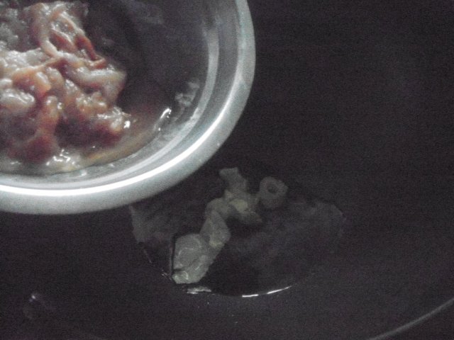 彩椒炒粉步骤5