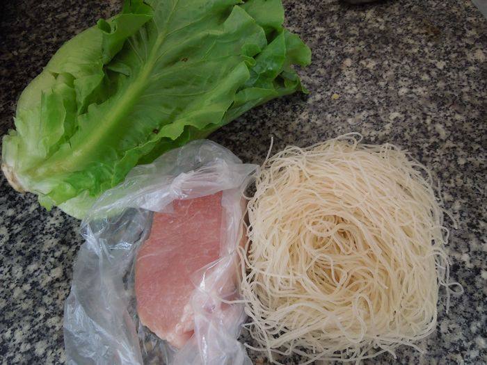 生菜炒米粉步骤1