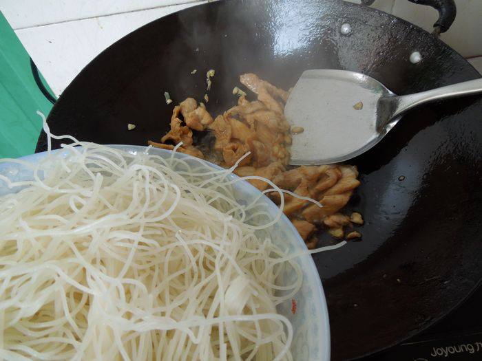 生菜炒米粉步骤4