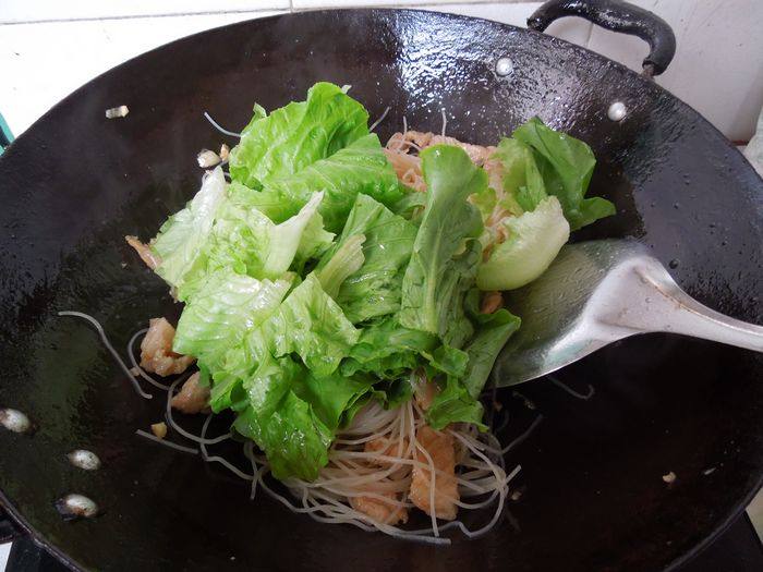 生菜炒米粉步骤5