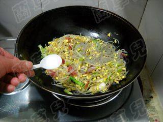 干锅豆芽粉丝步骤9