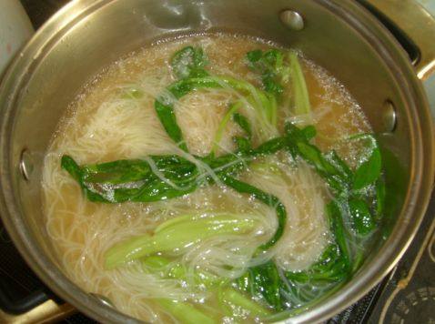 通心菜汤米粉步骤4