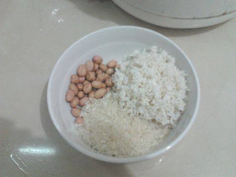 鸡蛋花生糯米粉步骤2