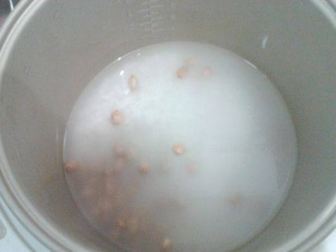 鸡蛋花生糯米粉步骤3