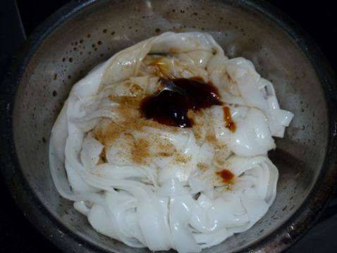 炒牛河粉步骤4