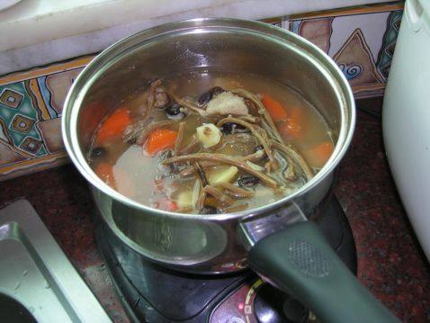 茶树菇米粉皮步骤2