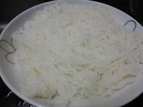 炊米粉步骤1