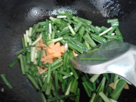 韭菜通心粉步骤3