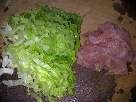肉片菜丝米粉步骤2