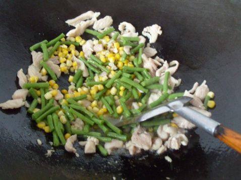 肉丝豇豆炒米粉步骤6