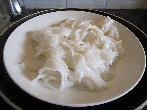豉汁排骨蒸肠粉步骤4