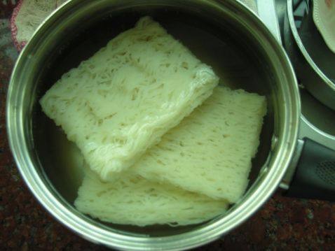 包菜炒米粉步骤2