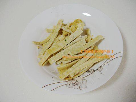 韩国鱼饼炒糙米粉步骤5