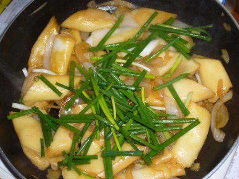 葱香炒肠粉步骤6