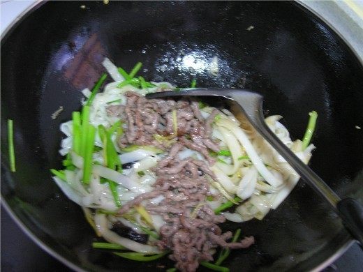 干炒牛河步骤8