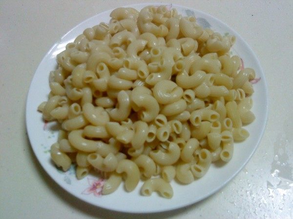 牛肉通心粉步骤1