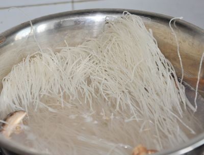 海鲜炒粉步骤3