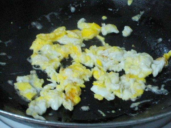 鲜河虾炒米粉步骤1