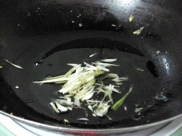 鲜河虾炒米粉步骤2