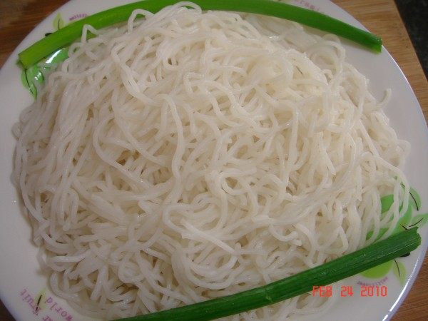 三丝炒米粉步骤2