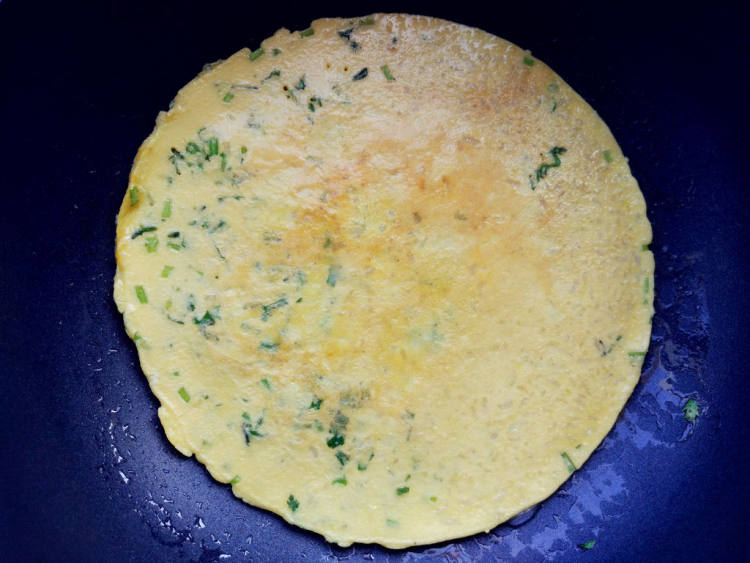 茼蒿米饭鸡蛋饼步骤6