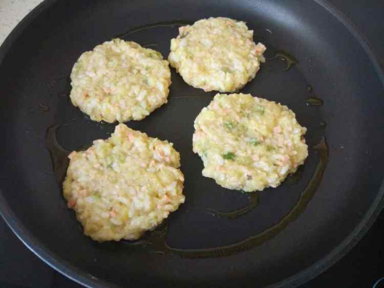 米饭土豆饼步骤7