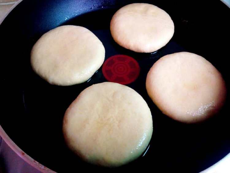 绿豆沙馅发面饼步骤10