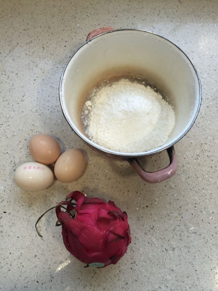 火龙果鸡蛋淋饼步骤1