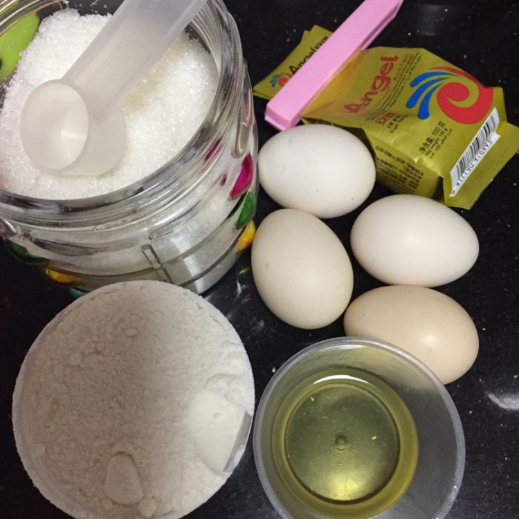 鸡蛋白糖面饼步骤1