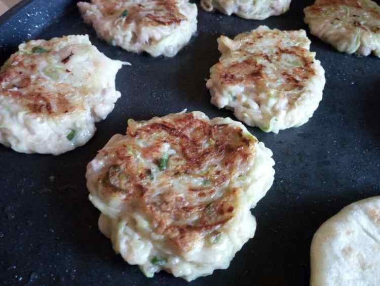 猪肉西葫芦馅饼步骤16
