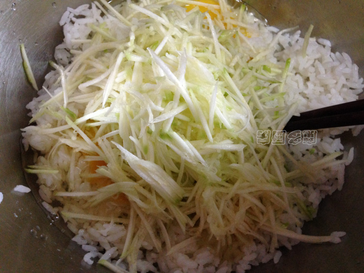 米饭鸡蛋饼步骤3