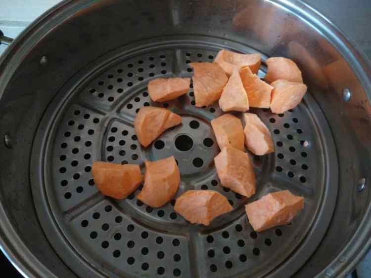 红薯蜜豆饼步骤1
