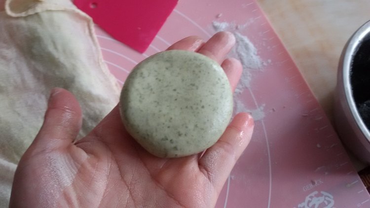芝麻艾叶饼步骤6