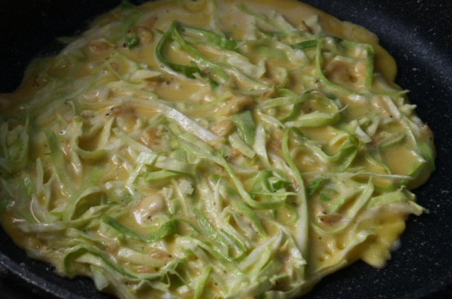 圆白菜鸡蛋饼步骤6