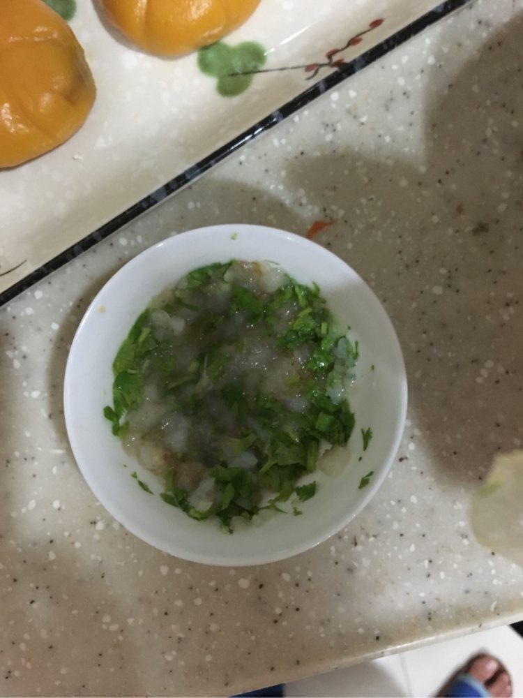 胡萝卜丝虾饼步骤6
