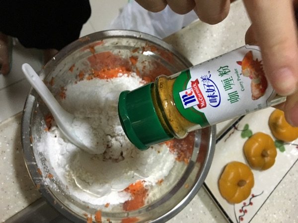 胡萝卜丝虾饼步骤4