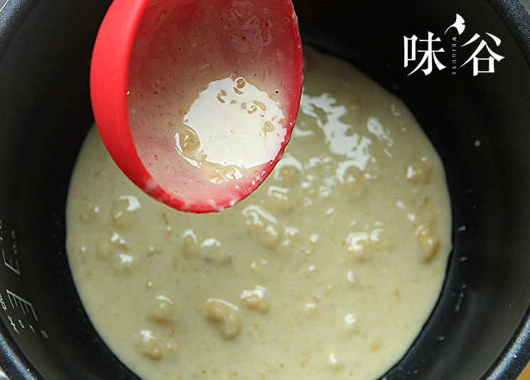 电饭煲版香蕉煎饼步骤6