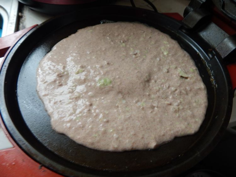 黑麦面粉饭菜鸡蛋煎饼步骤10