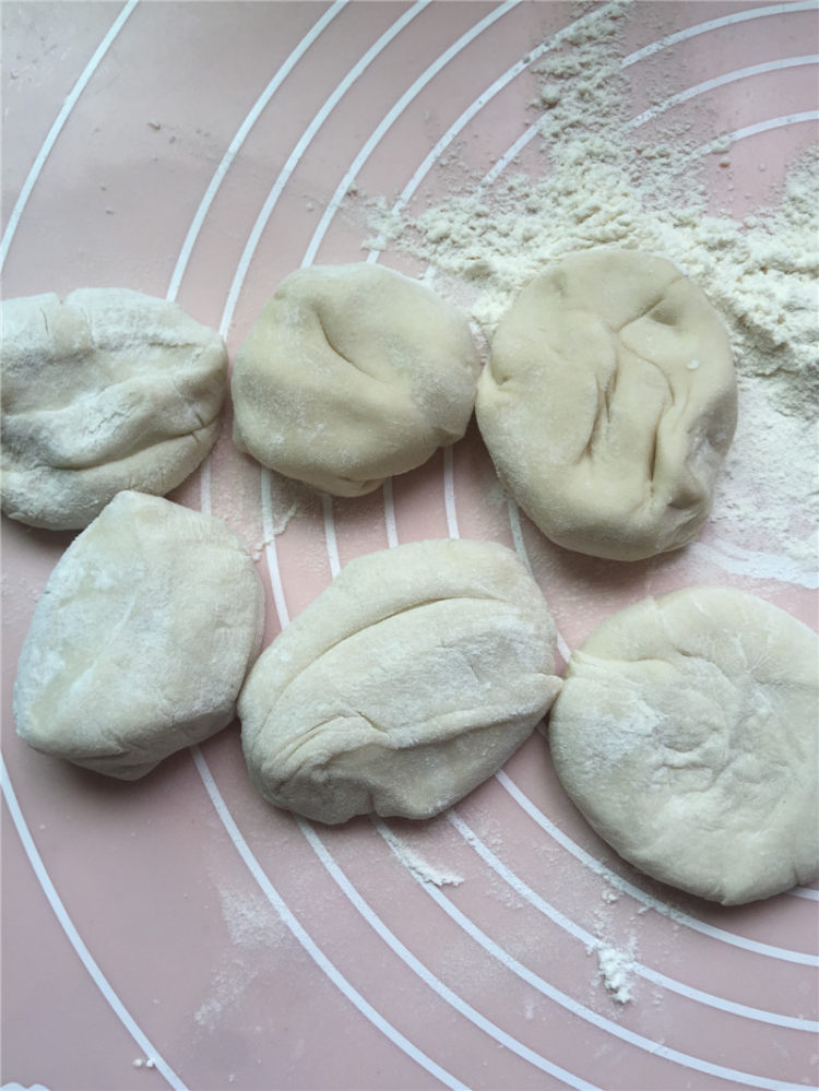 红糖黑芝麻小饼#新鲜步骤3