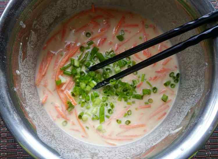 胡萝卜玉米粉饼#新鲜步骤4